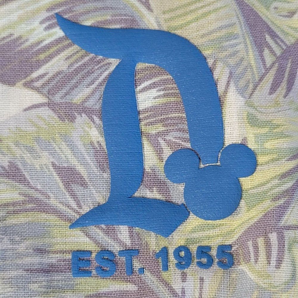 Disneyland Disney Spirit Jersey Men Small Floral Button Front Shirt SpellOut NEW - Picture 9 of 13